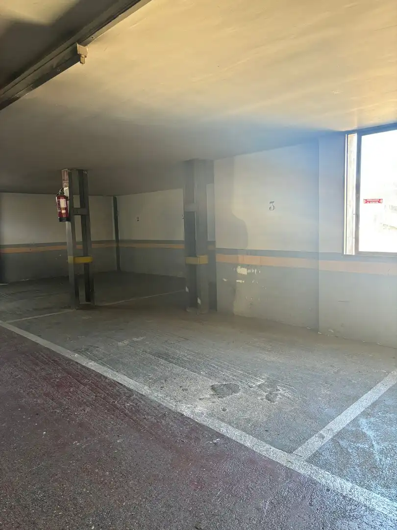 Individual con ascensor en venta en Centre Històric