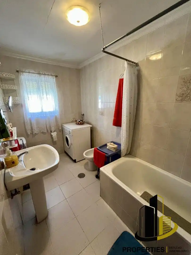 Bathroom of Houses for sale in La Tala