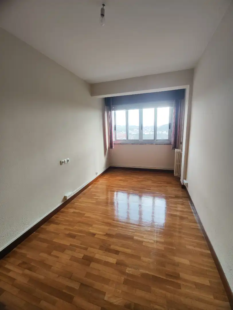 Habitación de Piso de alquiler en Santiago de Compostela  con Calefacción, Parquet y Horno