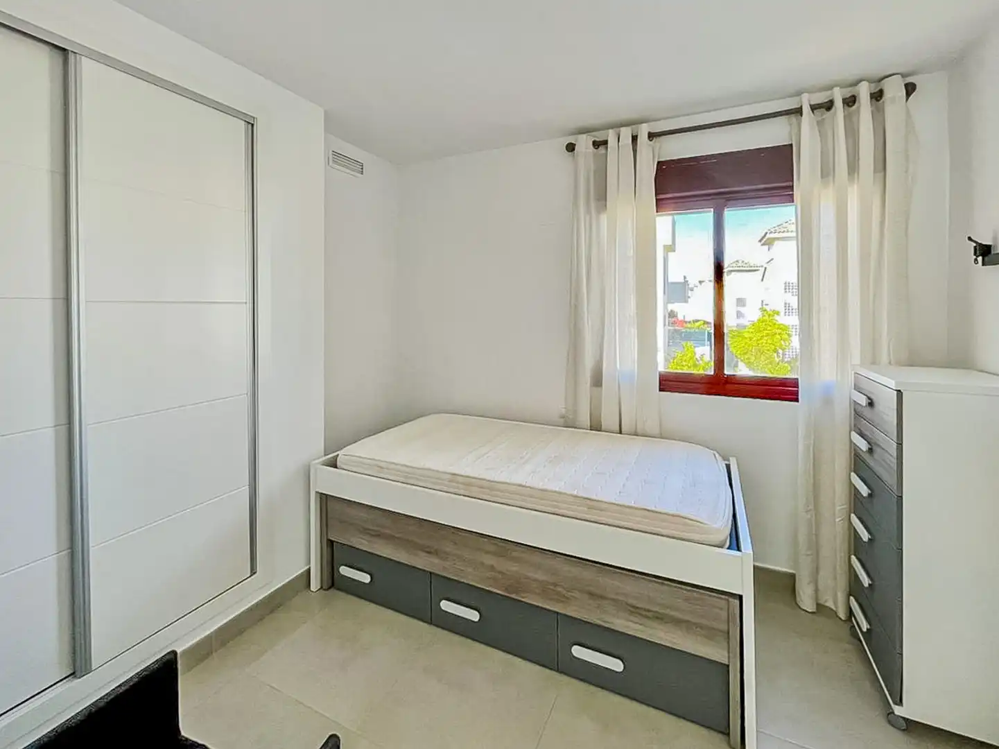 Dormitori de Casa o xalet en venda en Montebello - Nou Espai