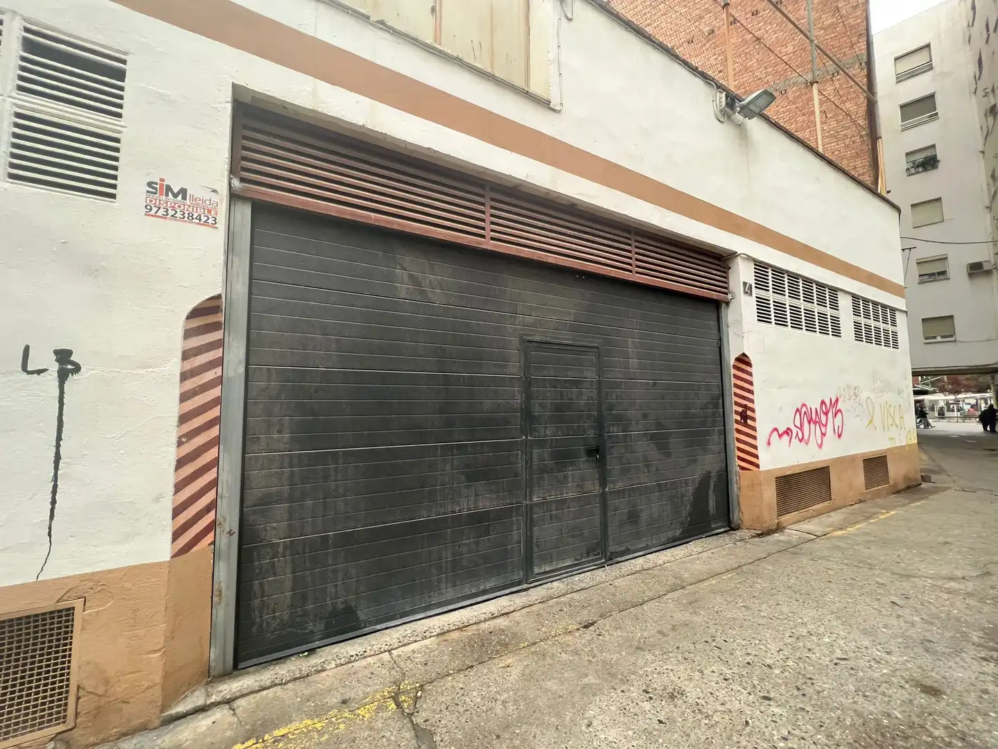 Exterior view of Garage for sale in Lleida