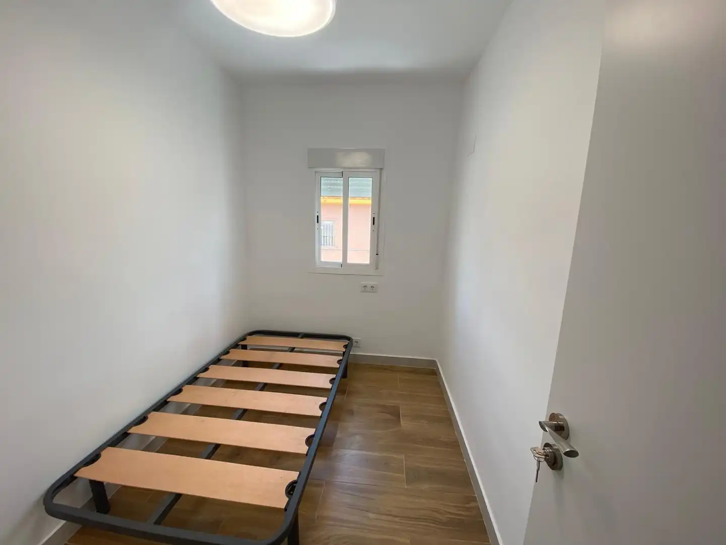 Bedroom of Flat for share in Sevilla