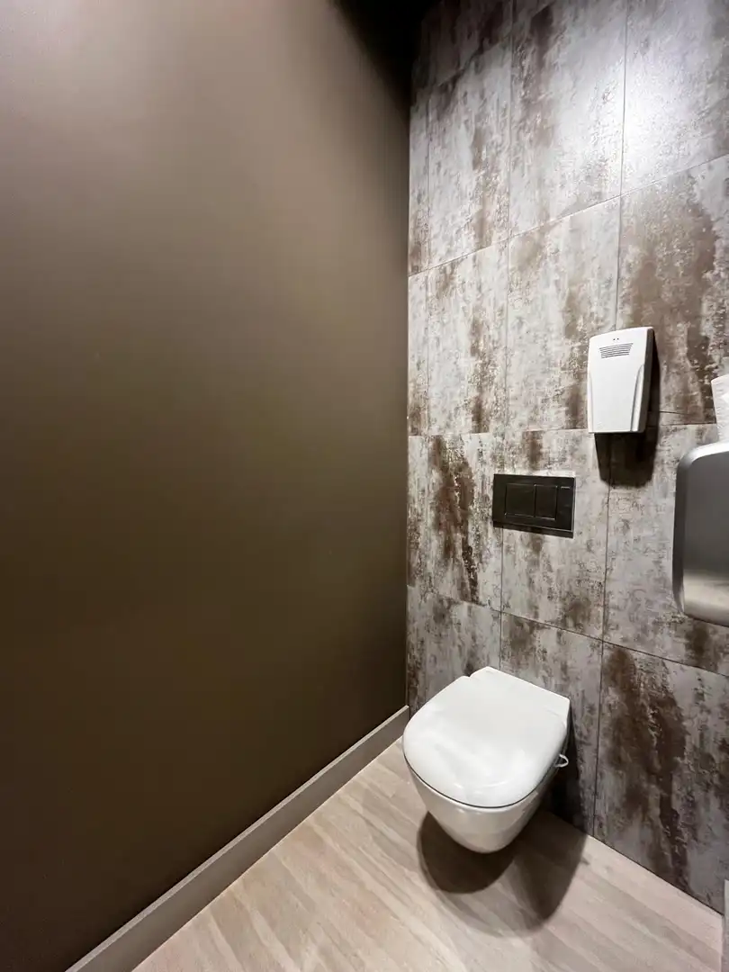 Badezimmer von Büro zur Miete in Murcia mit Klimaanlage, Heizung und Möbliert