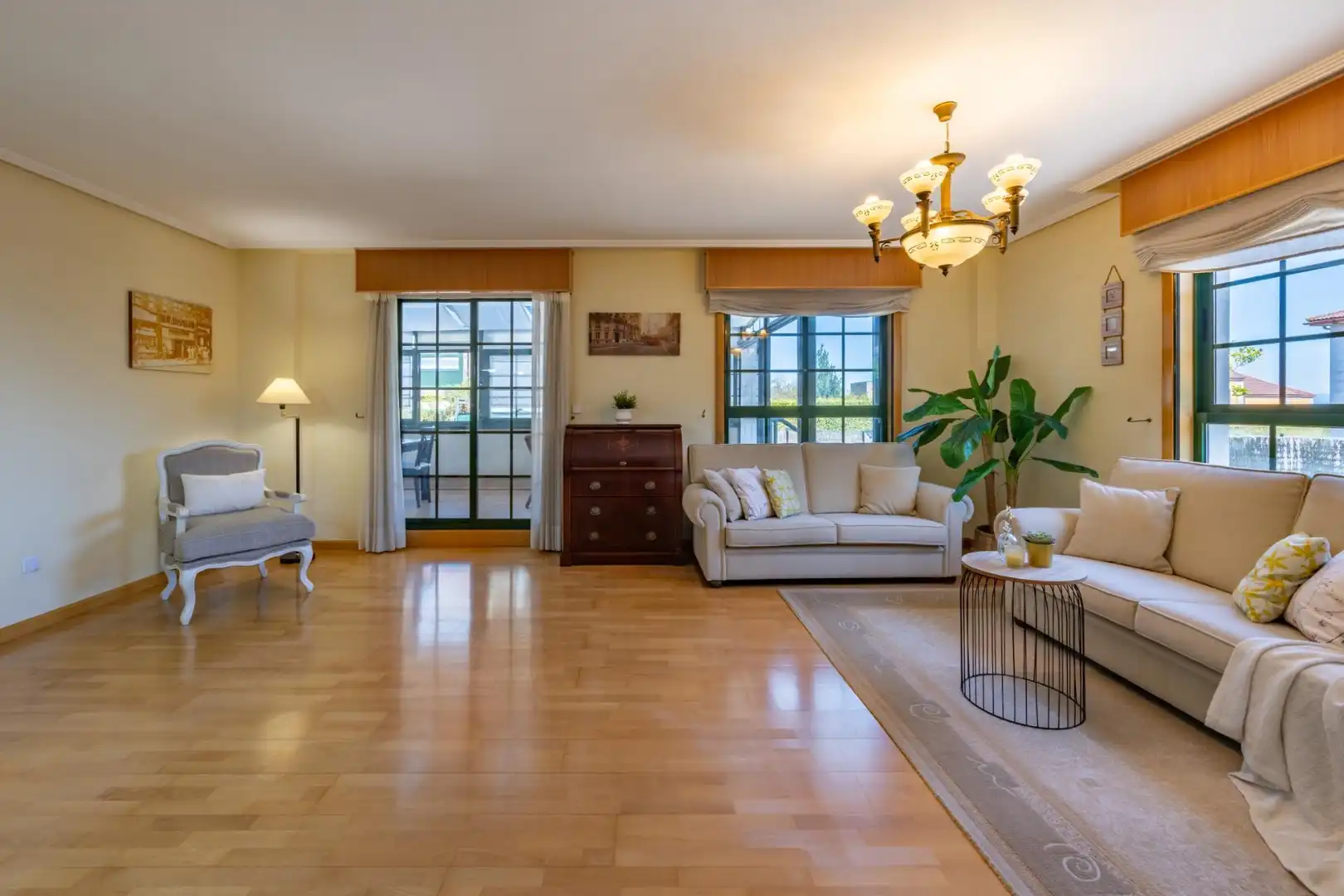 Living room of Detached homes for sale in A Coruña Capital   with Heating, Private garden and Storage room