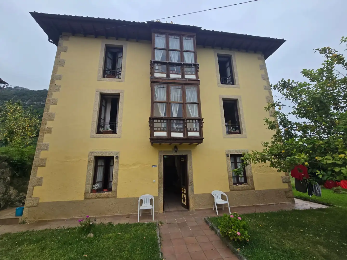 Vista exterior de Casa o chalet en venta en Peñamellera Baja con Calefacción, Jardín privado y Trastero