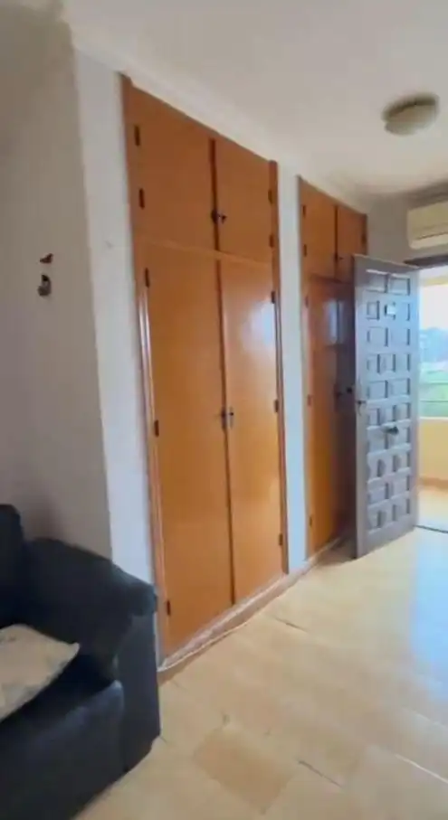 Wohnung zum Verkauf in Torrevieja mit Klimaanlage, Terrasse und Möbliert