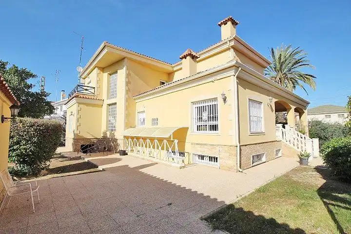 Detached house with garden for sale in Elche ciudad, imagen 3