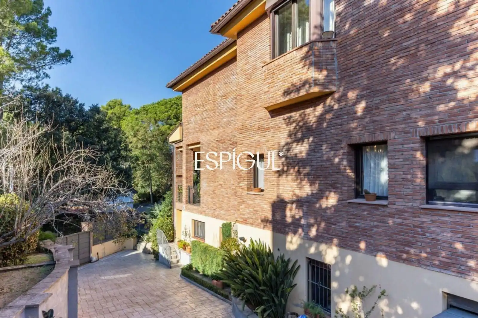 Vista exterior de Casa o chalet de alquiler en Sant Cugat del Vallès con Aire acondicionado, Calefacción y Jardín privado