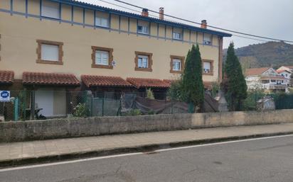 Vista exterior de Casa adosada en venda en Arredondo