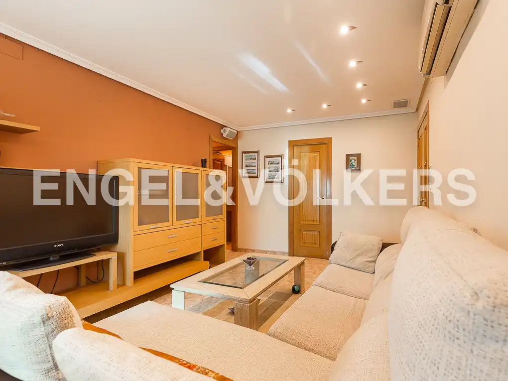 Flat for rent in Sant Pau