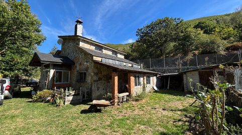 Venta de casa con finca en Valdeprado