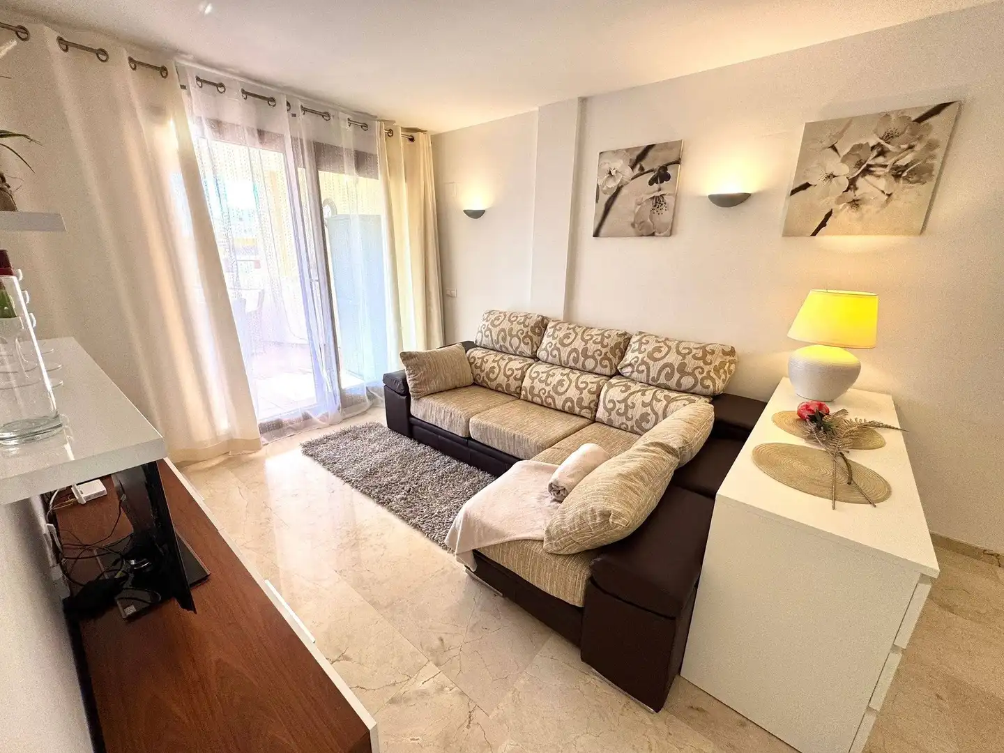 Sala d'estar de Apartament en venda en Torrevieja amb Aire condicionat, Calefacció i Jardí privat