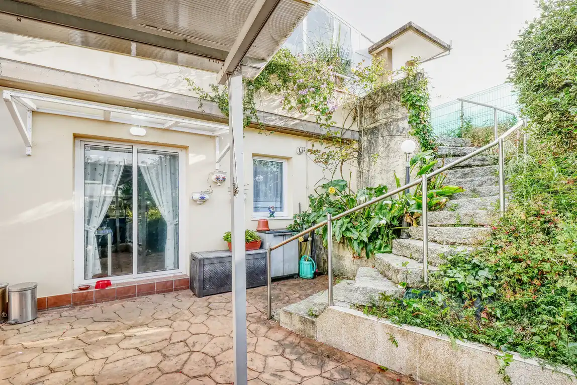 Terraza de Casa adosada en venta en A Coruña Capital  con Calefacción, Jardín privado y Parquet