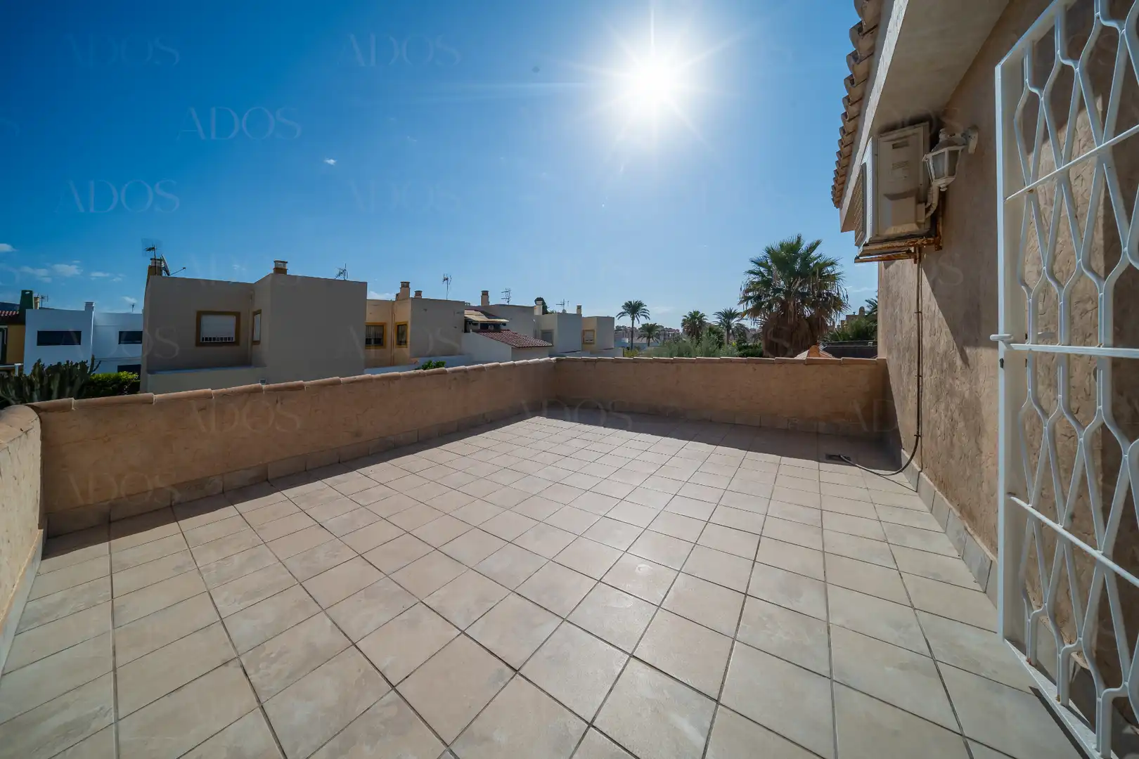 Houses for sale in Calle Fernando Casinello, Aguadulce Sur