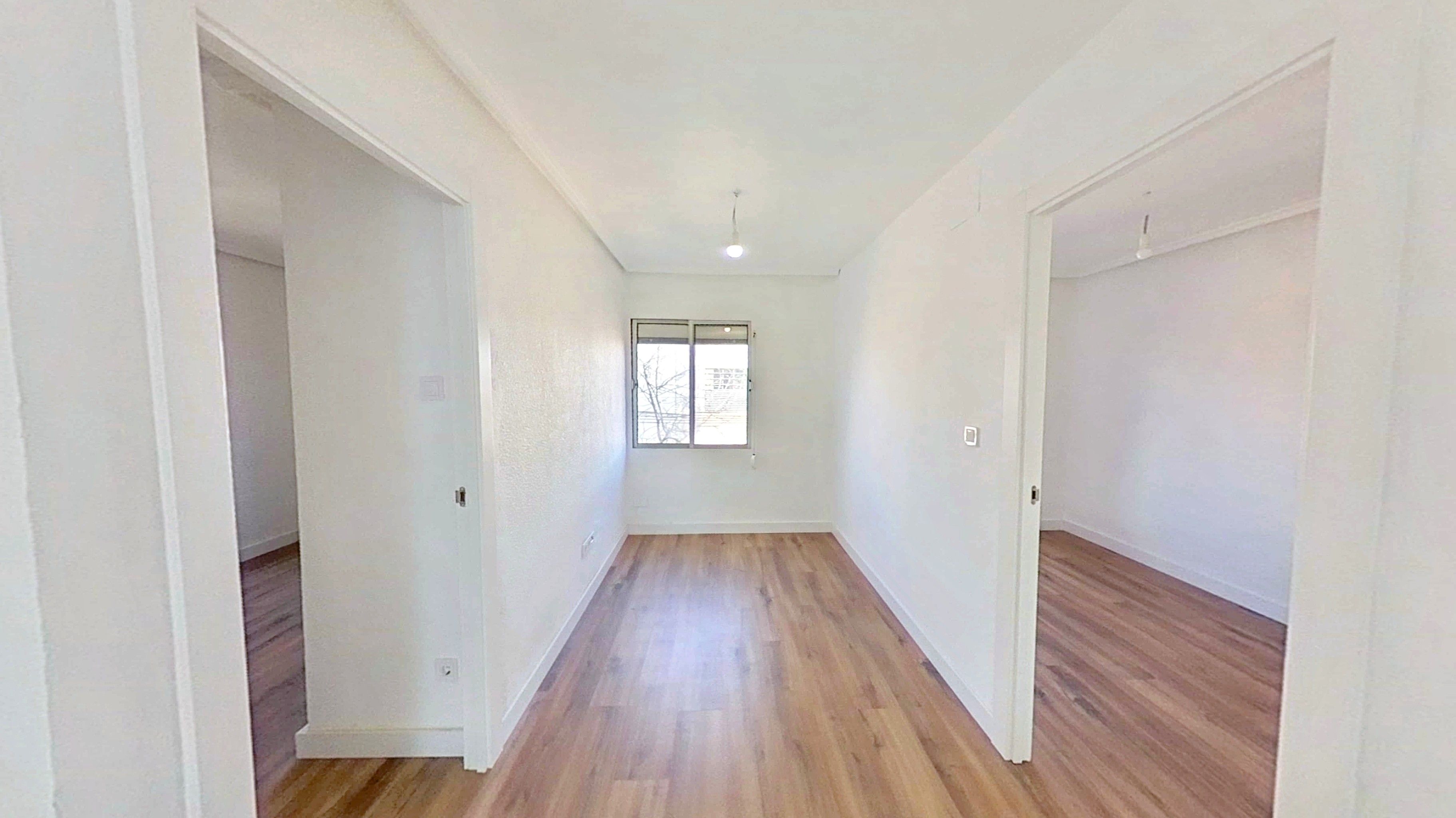 Habitación de Piso de alquiler en  Zaragoza Capital con Se aceptan mascotas