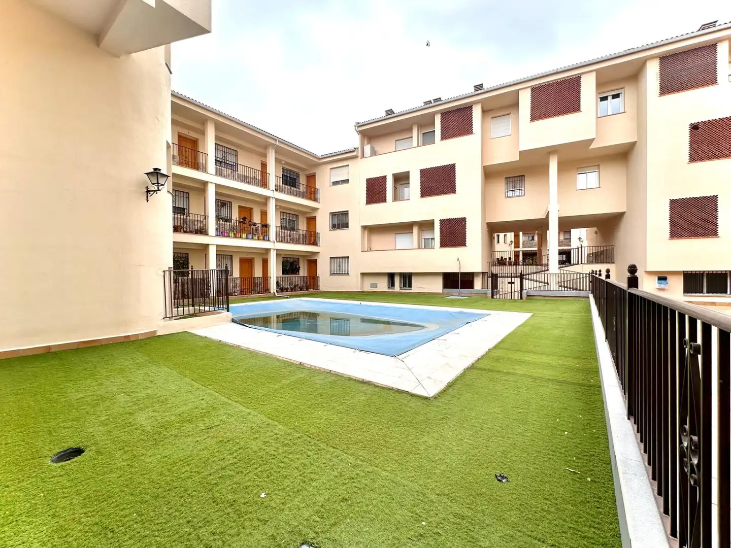 Exterior view of Flat for sale in Churriana de la Vega  with Air Conditioner, Private garden and Storage room