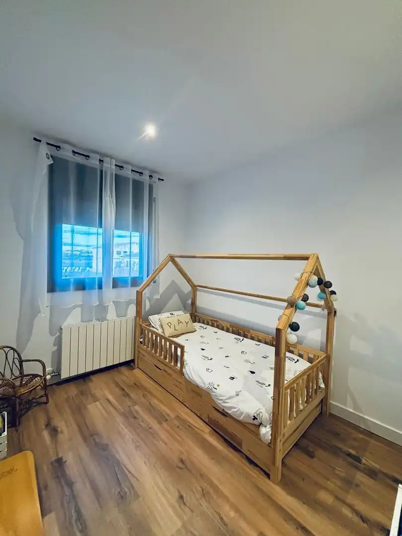 Habitación de Casa adosada en venta en Castellet i la Gornal con Aire acondicionado, Calefacción y Piscina