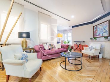 Flat with lift for sale in Chamberí