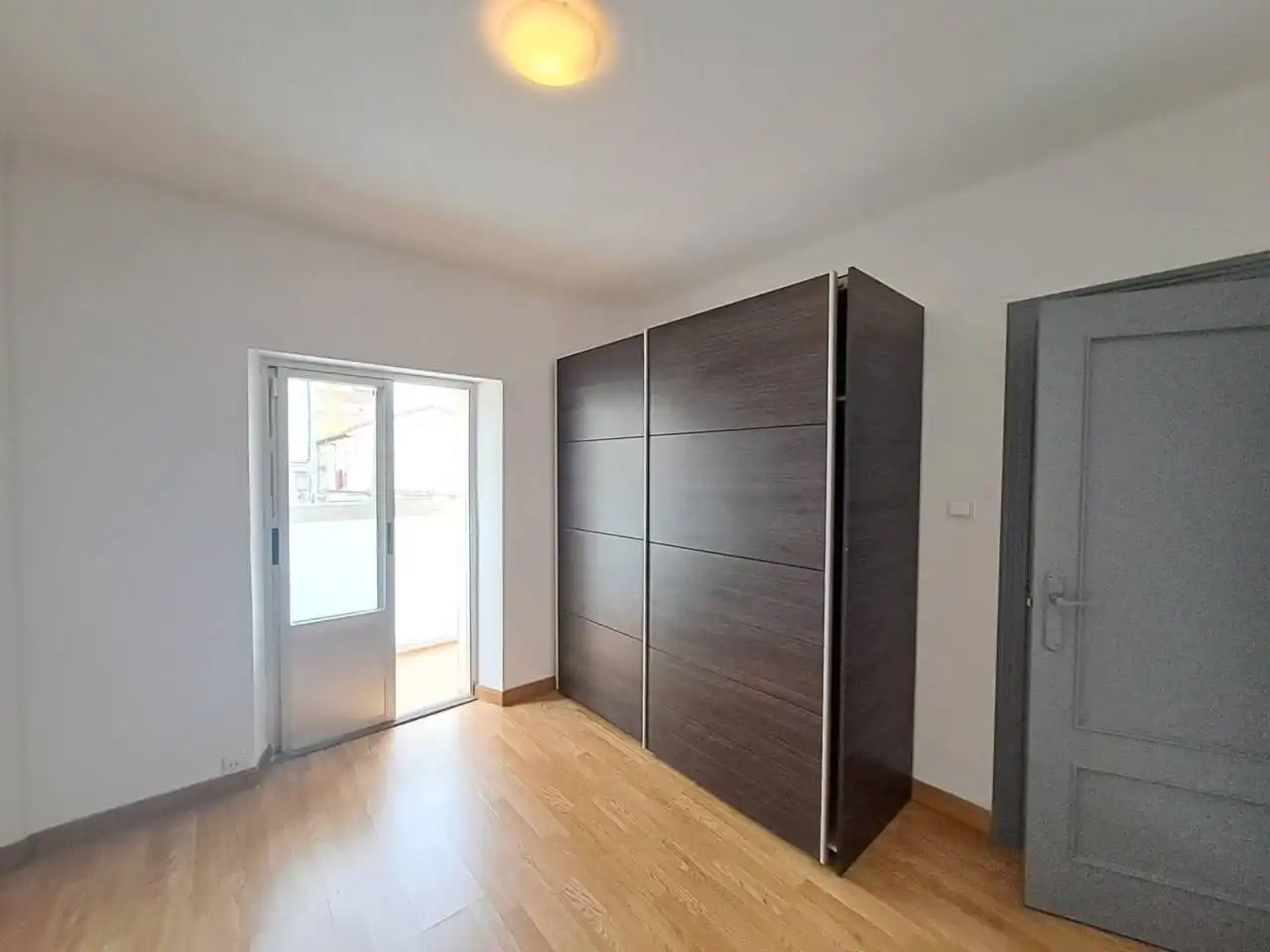Dormitori de Pis en venda en Burgos amb Calefacció, Parquet i Terrassa