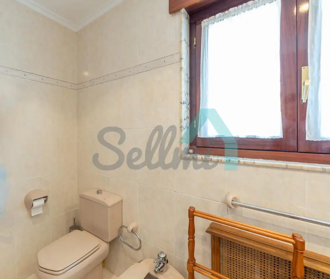 Bathroom of Detached homes for sale in Llanes  with Heating, Private garden and Parquet flooring