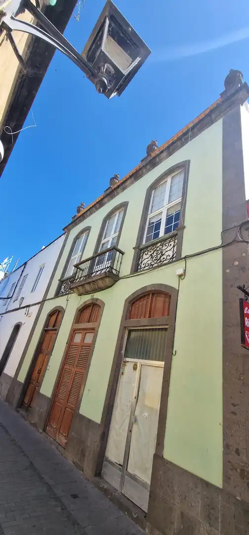 Vista exterior de Casa o chalet en venta en Arucas con Terraza, Trastero y Balcón