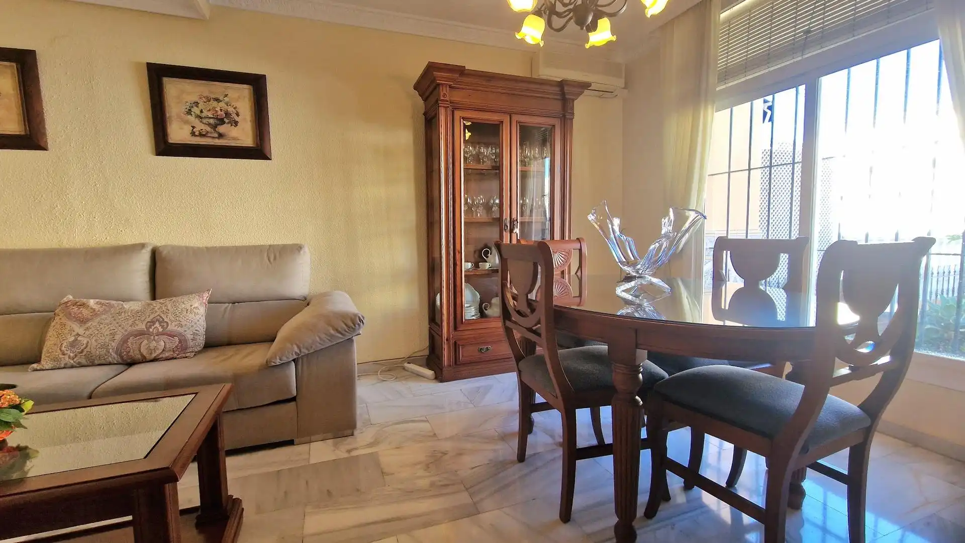 Casa adosada en venta en Calle del Río Darro, Centro