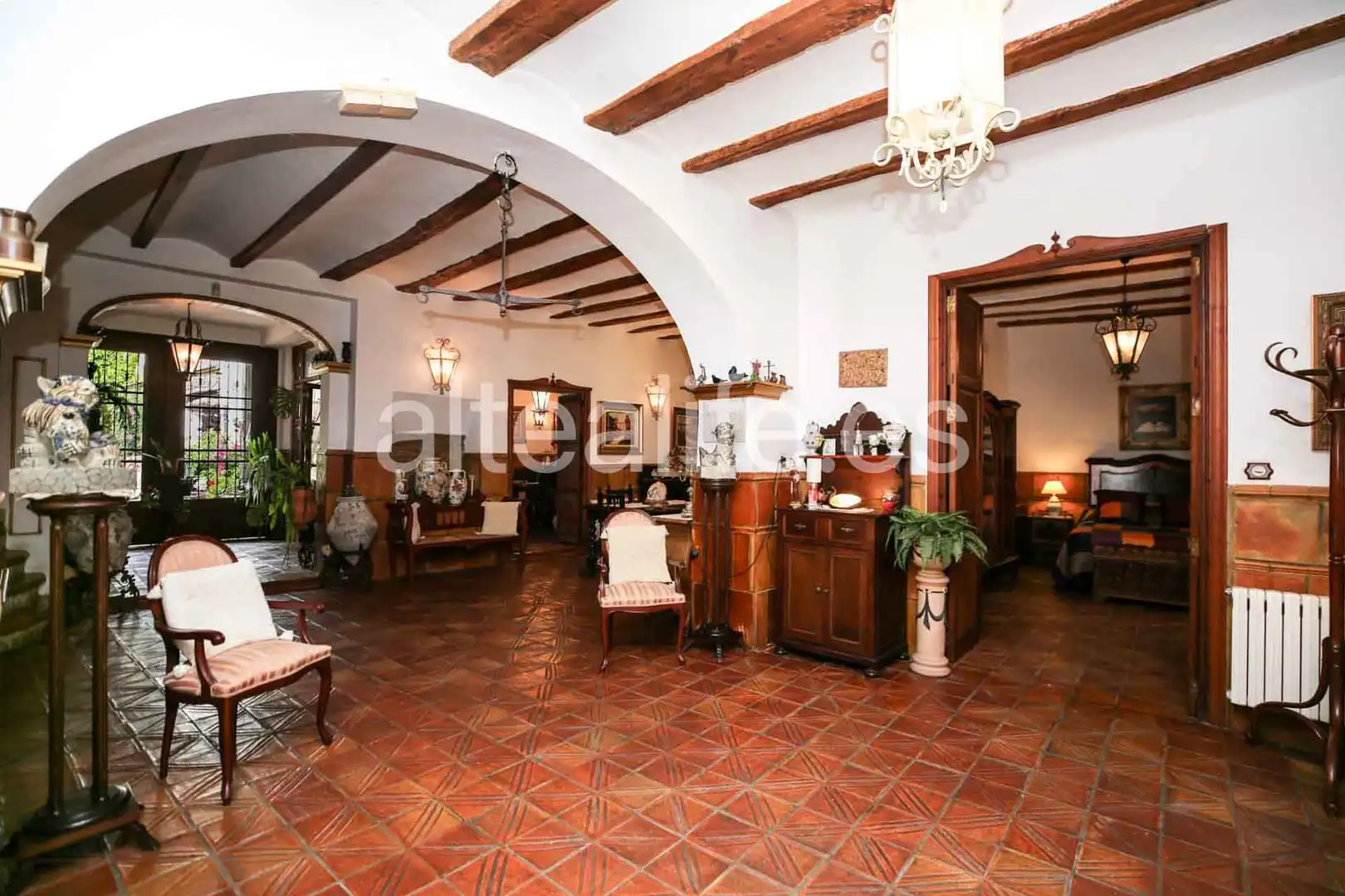 Einfamilien-Reihenhaus zum Verkauf in Gandia mit Privatgarten, Terrasse und Abstellraum