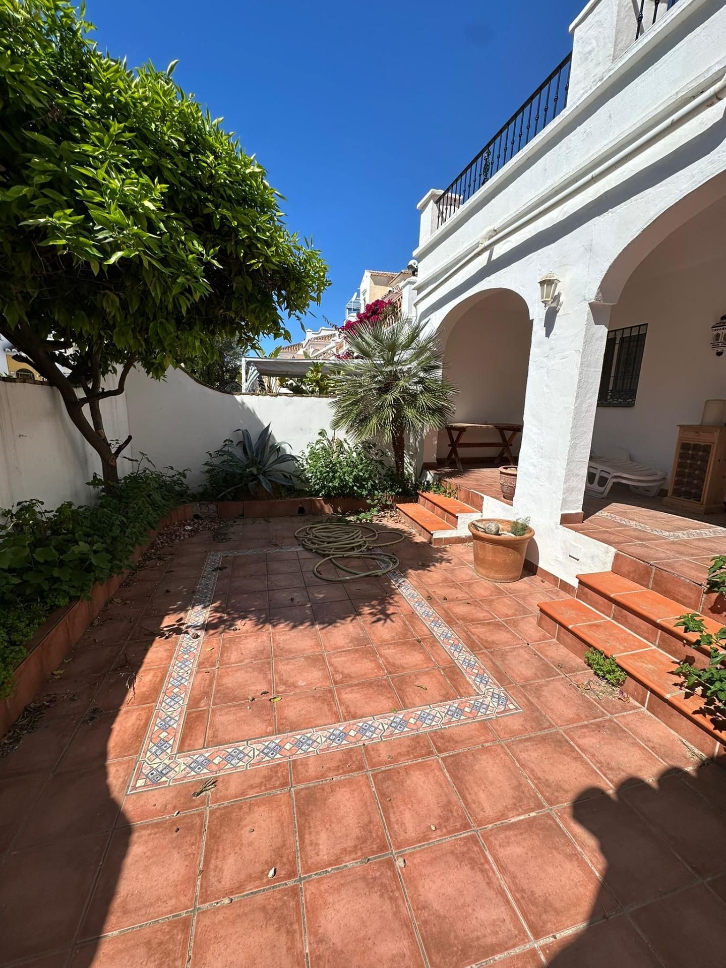 Jardí de Casa adosada en venda en Torrox amb Aire condicionat, Terrassa i Piscina comunitària