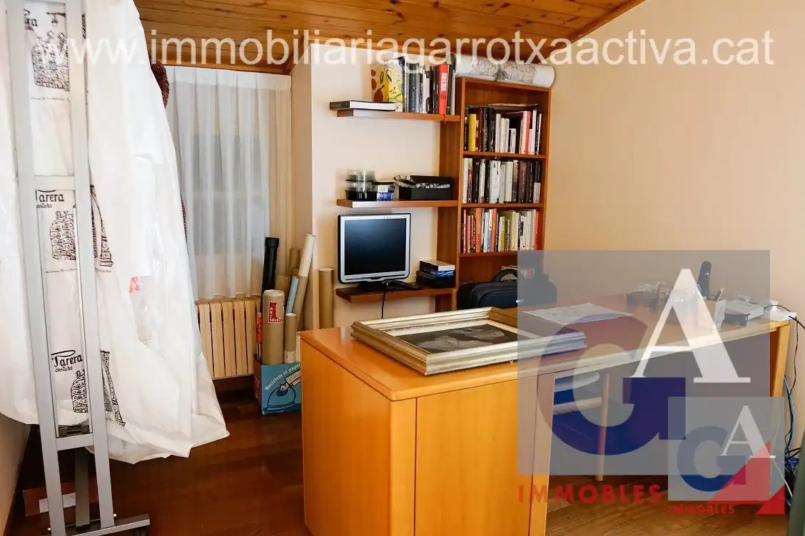 Casa rústica amb terrassa en venda a Sant Joan Les Fonts, imagen 18