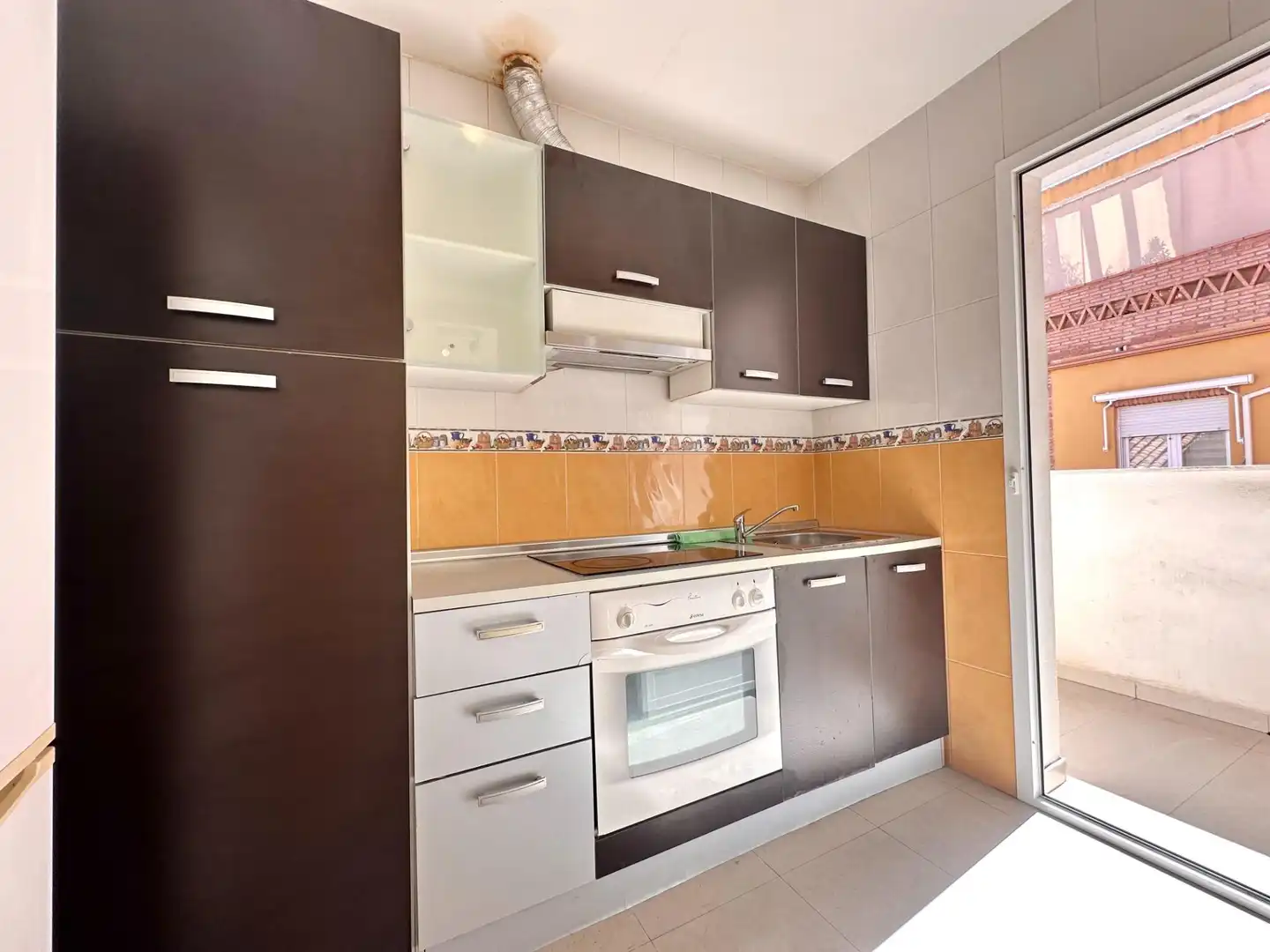 Flat for sale in Calle Calle Pamplona, Avda. De los Ogíjares