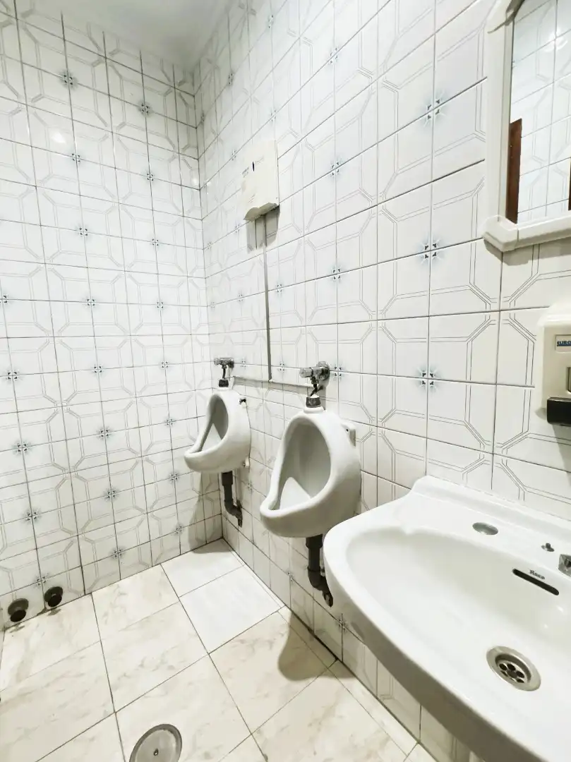 Bathroom of Commercial properties for rent in Centro
