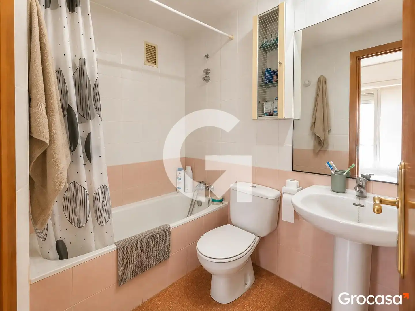Baño de Apartamento en venta en Calella con Amueblado, Lavadora y TV
