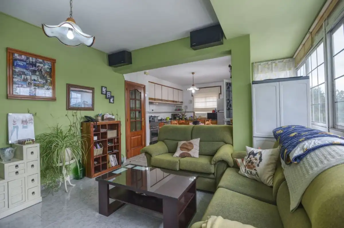 Sala de estar de Nave industrial en venta en Cambre 