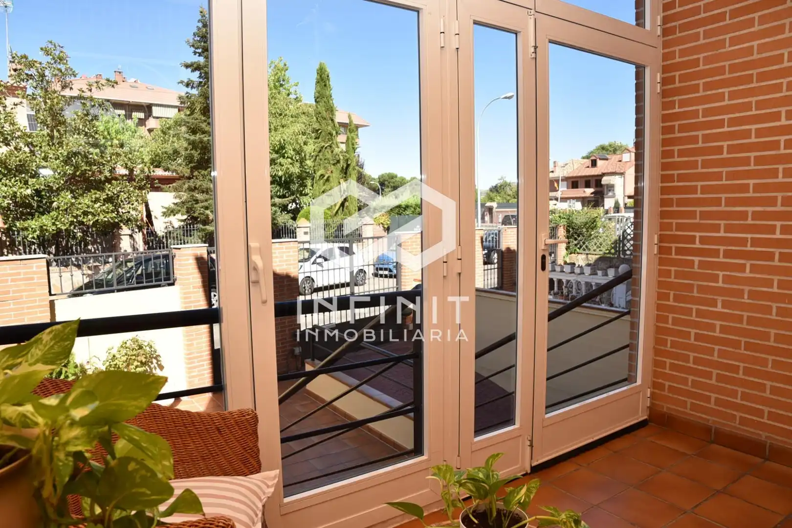 Terrassa de Casa adosada en venda en Alcalá de Henares amb Aire condicionat, Calefacció i Jardí privat