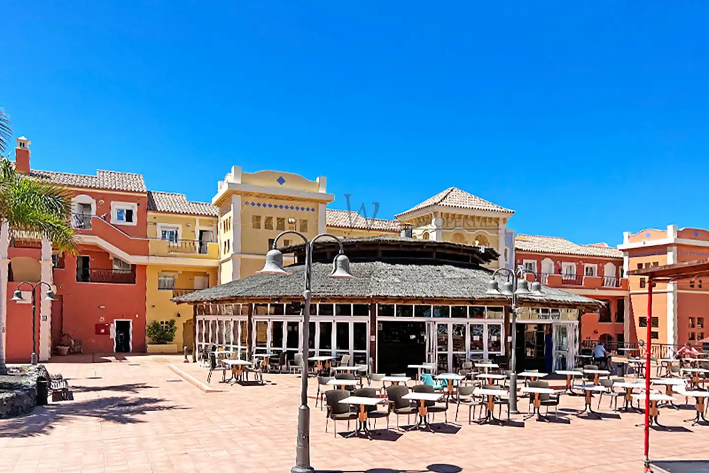 Apartamento en venta en Arona con Terraza, Amueblado y Piscina comunitaria