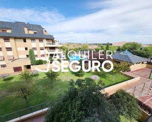 Exterior view of Flat to rent in Boadilla del Monte  with Air Conditioner, Terrace and Swimming Pool