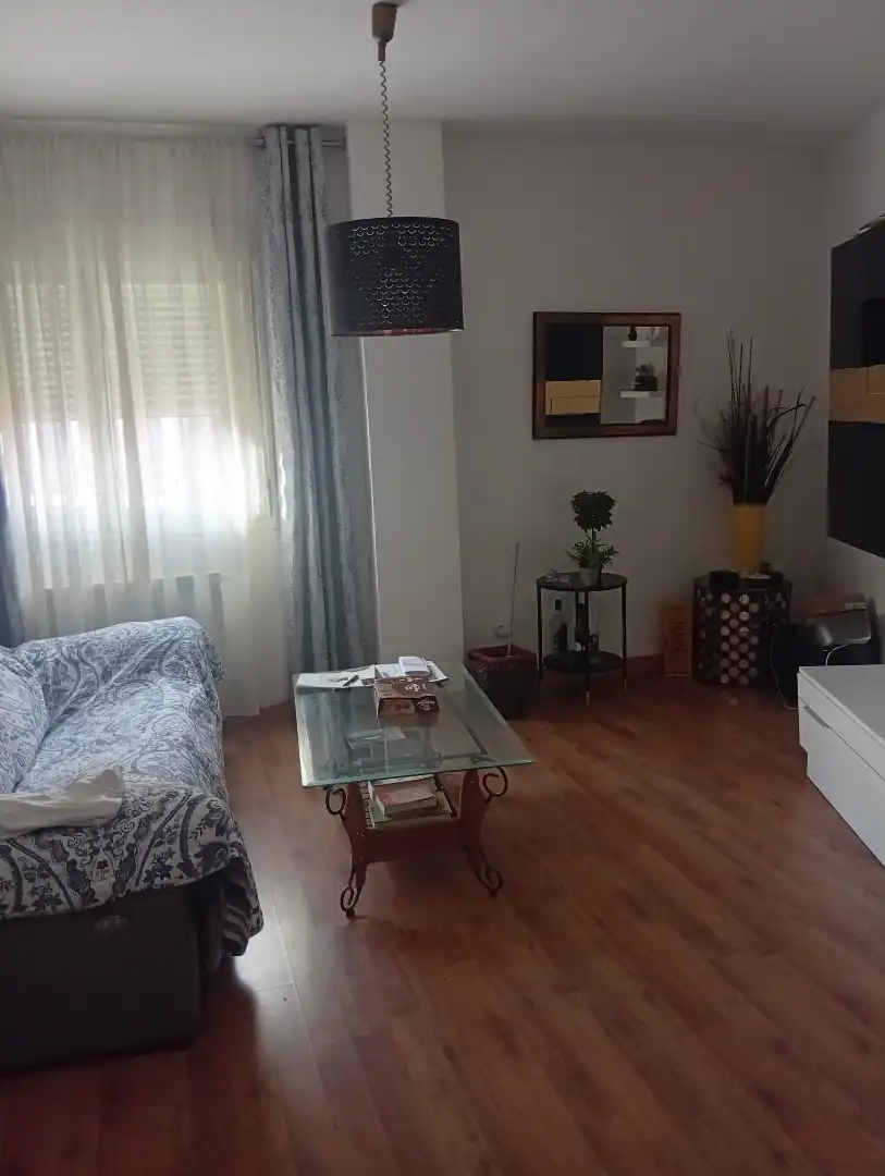 Sala d'estar de Àtic de lloguer en Ocaña amb Calefacció, Terrassa i Moblat