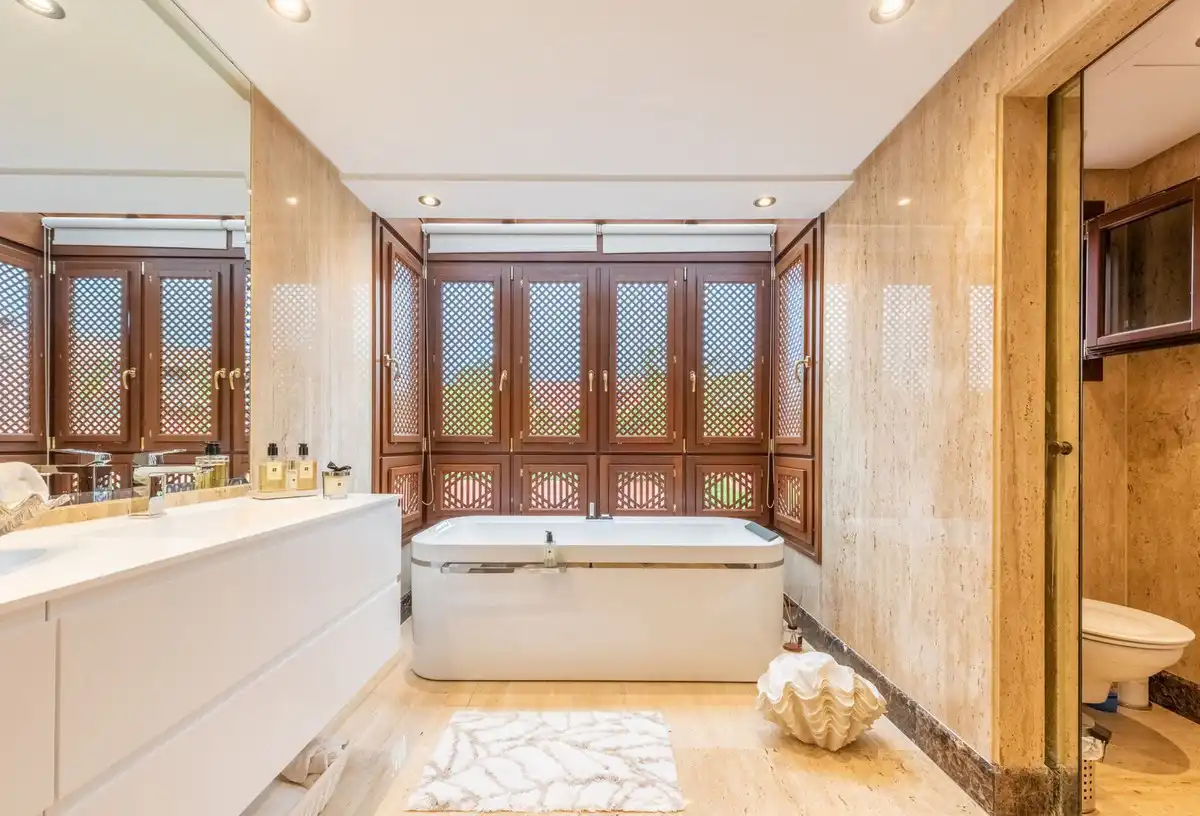 Penthouse with pool for sale in Selwo, imagen 18