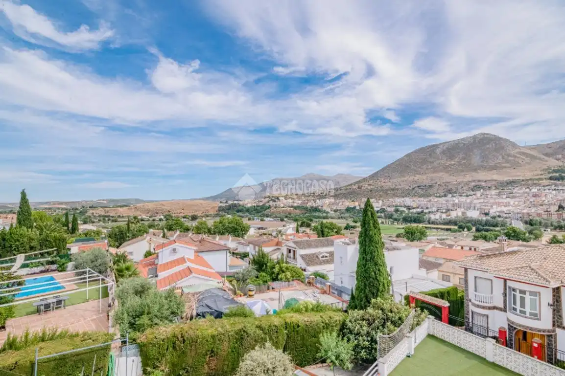 Exterior view of Houses for sale in Loja  with Air Conditioner, Terrace and Balcony