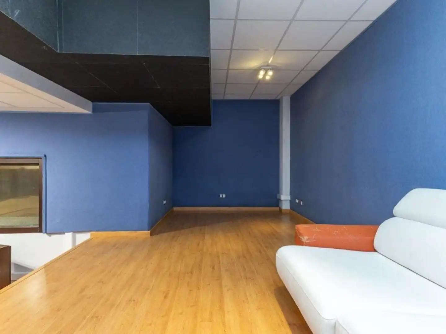 Local en venta en Tavernes Blanques con Aire acondicionado