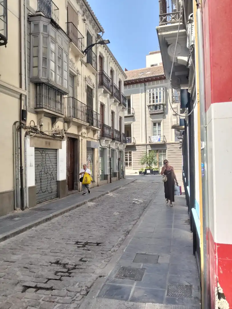 Einzelparkplatz mit Aufzug zur Miete in Calle Puente de Castañeda 5