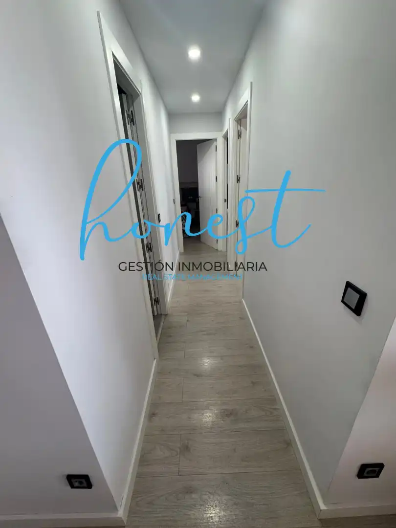 Piso en venta en Torremolinos con Aire acondicionado, Terraza y Amueblado