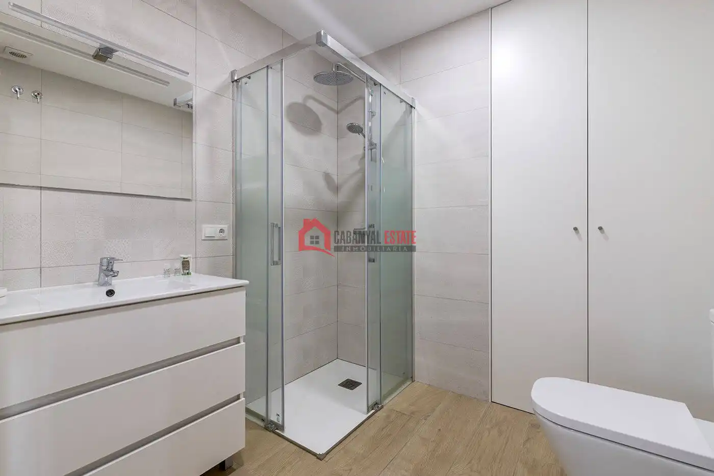 Baño de Apartamento en venta en Valencia con Aire acondicionado y Amueblado