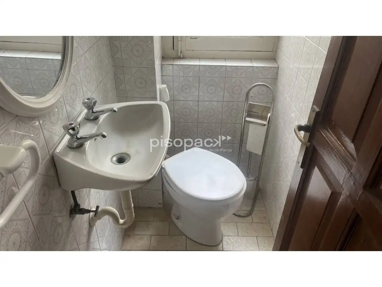 Badezimmer von Wohnung zum Verkauf in  Pamplona / Iruña mit Heizung, Parkett und Balkon