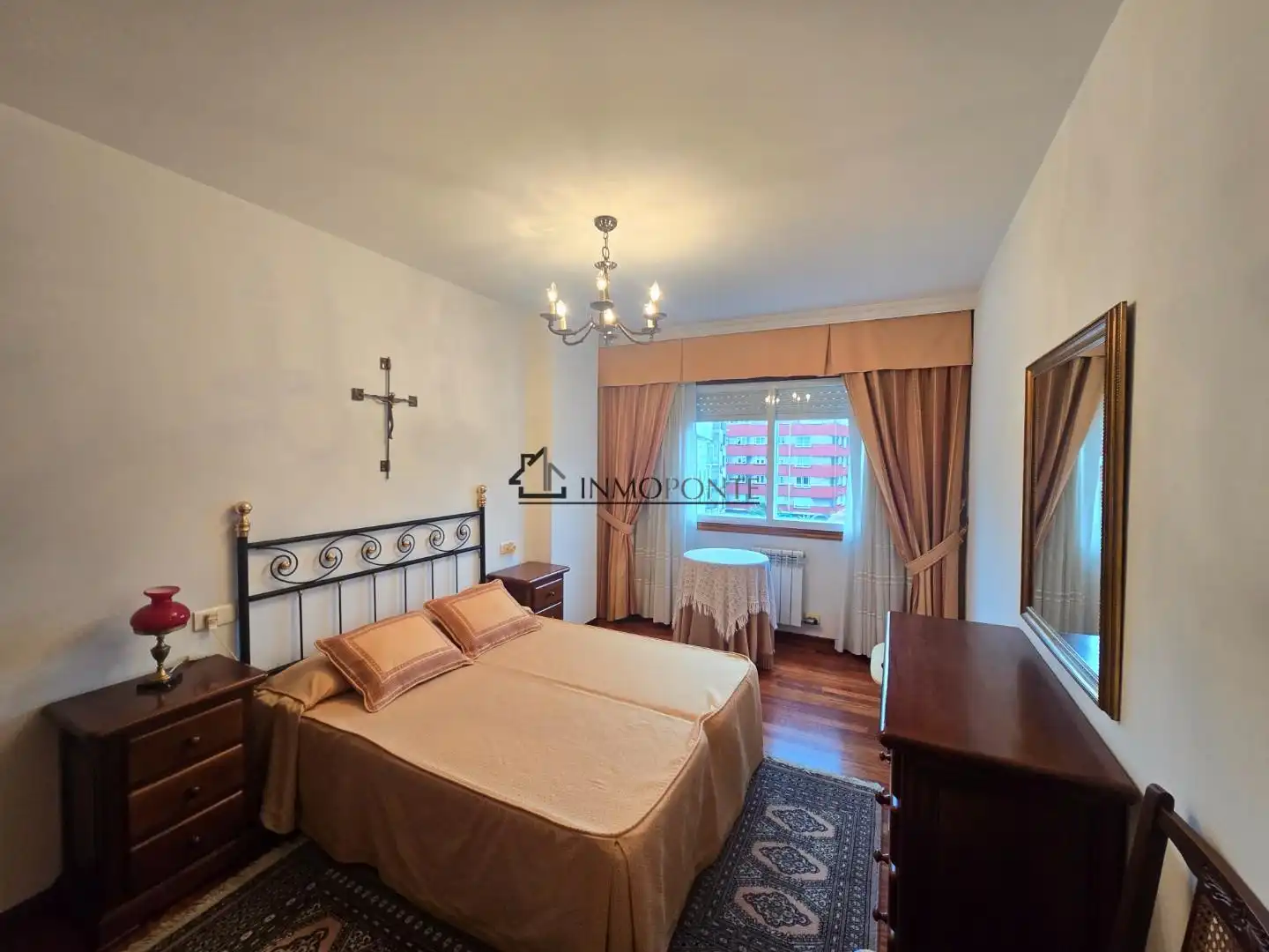 Bedroom of Flat for rent in Pontevedra Capital   with Heating, Oven and Washing machine