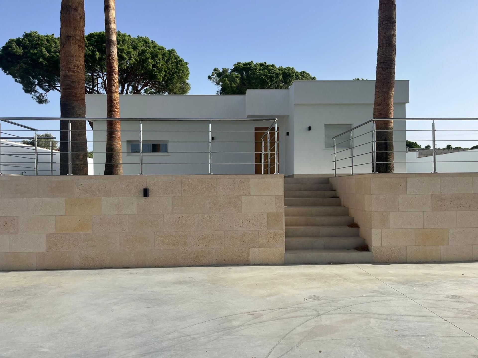 Vista exterior de Casa o chalet en venta en Chiclana de la Frontera con Jardín privado y Terraza