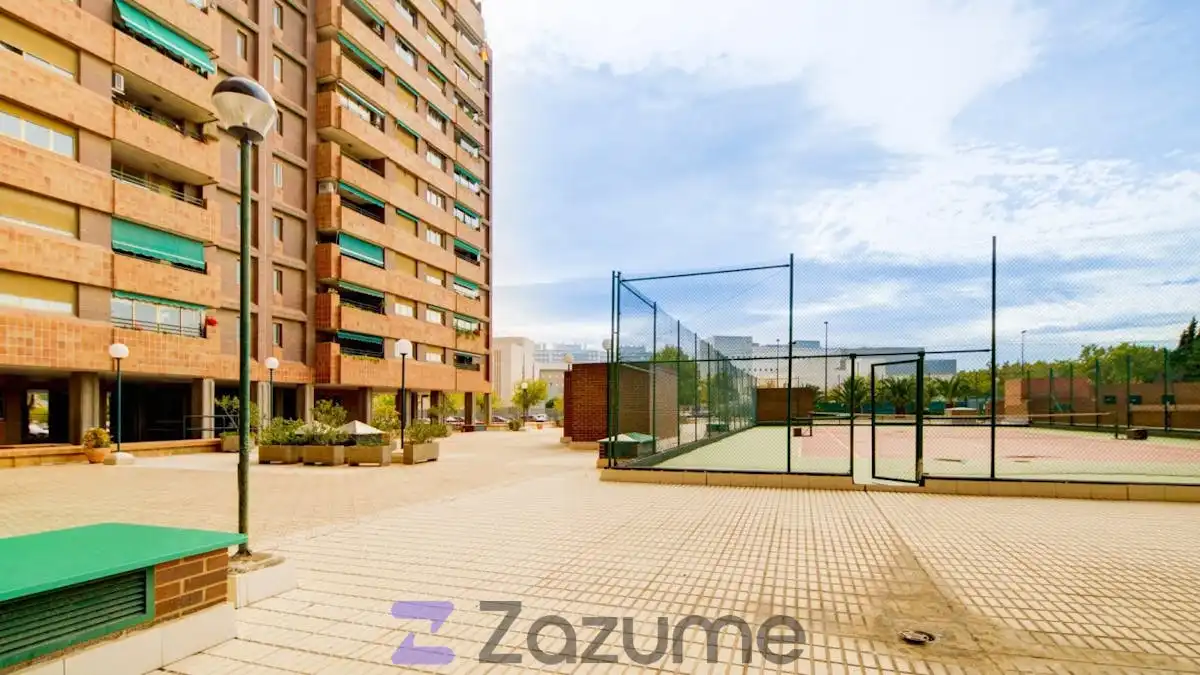 Aparcament de Pis de lloguer en Zaragoza amb Aire condicionat, Calefacció i Jardí privat
