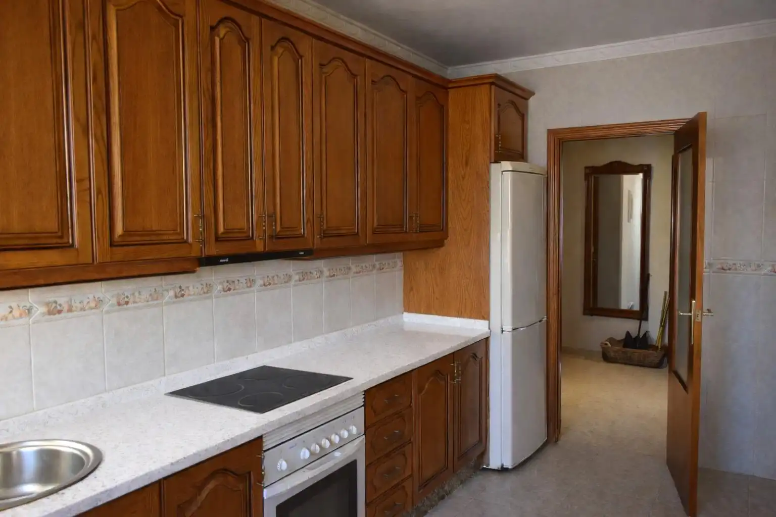 Kitchen of Flat for sale in Fuente de Cantos  with Air Conditioner, Furnished and Balcony