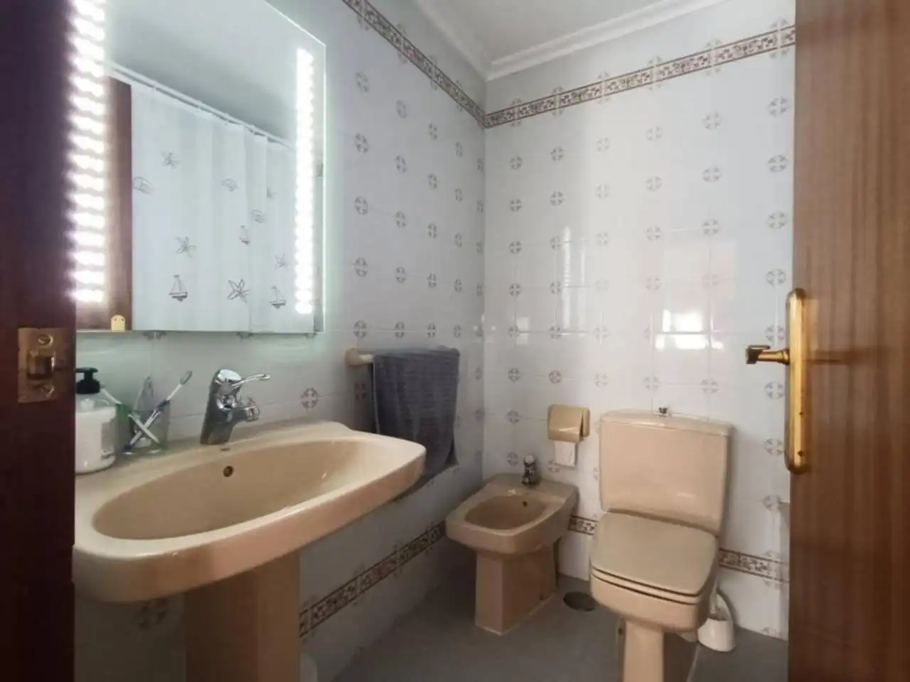 Bathroom of Flat for rent in El Campello  with Air Conditioner, Terrace and Furnished