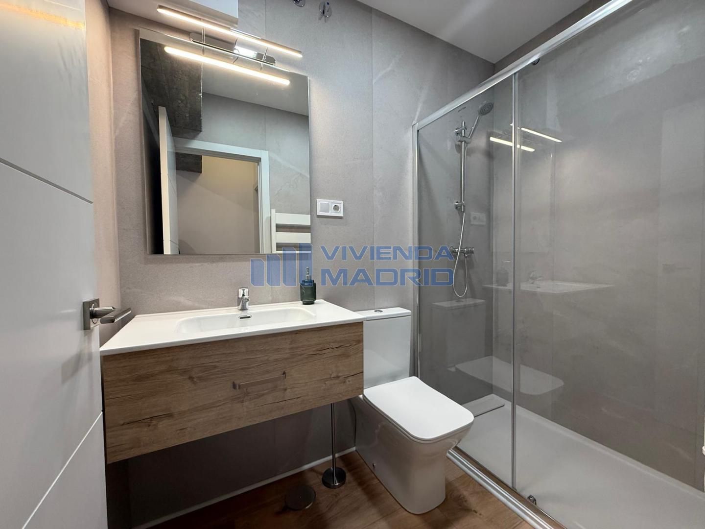Bathroom of Flat for sale in  Madrid Capital  with Air Conditioner